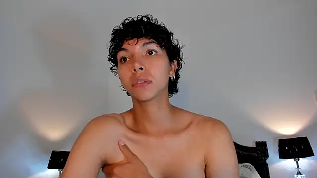 xhenisa  online show from 03/13/25, 01:54