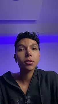 Snapshot of xhenisa_ chatting on 01/15/26, 02:38 xhenisa online show from 01/15/26, 02:38