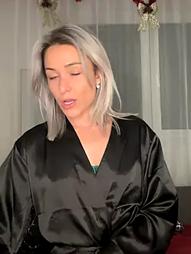 petrouchkaaa  online show from 12/04/25, 08:50