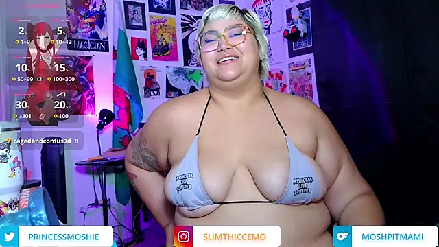Snapshot of thickasianmami chatting on 06/25/26, 02:11 thickasianmami online show from 06/25/26, 02:11