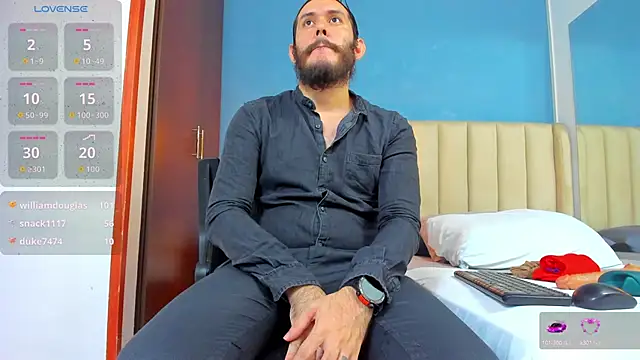 Snapshot of jeanpiere_ chatting on 10/14/25, 02:45 jeanpiere  online show from 10/14/25, 02:45