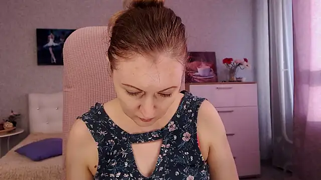 Snapshot of BettyFootFetish chatting on 04/24/26, 11:34 BettyFootFetish online show from 04/24/26, 11:34