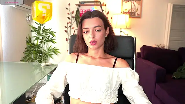 Snapshot of olivia_jeas chatting on 05/11/26, 11:24 olivia jeas online show from 05/11/26, 11:24