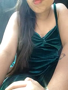 Snapshot of Roshni_98 chatting on 06/14/26, 02:30 Roshni 98 online show from 06/14/26, 02:30