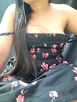 Snapshot of Roshni_98 chatting on 06/24/26, 07:02 Roshni 98 online show from 06/24/26, 07:02