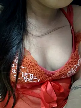 Snapshot of Roshni_98 chatting on 07/06/26, 03:03 Roshni 98 online show from 07/06/26, 03:03