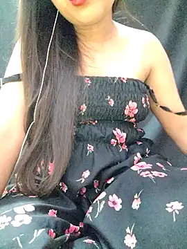 Snapshot of Roshni_98 chatting on 07/17/26, 06:42 Roshni 98 online show from 07/17/26, 06:42