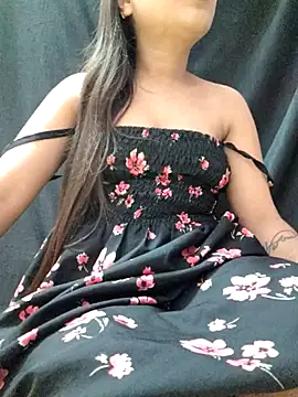 Snapshot of Roshni_98 chatting on 07/17/26, 06:57 Roshni 98 online show from 07/17/26, 06:57