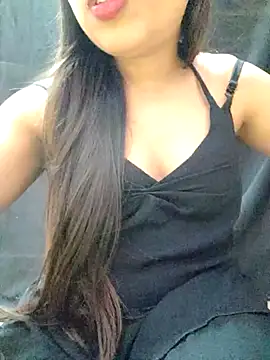 Snapshot of Roshni_98 chatting on 07/28/26, 04:39 Roshni 98 online show from 07/28/26, 04:39