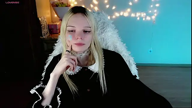 Emily Nyaffee online show from 02/25/25, 01:41