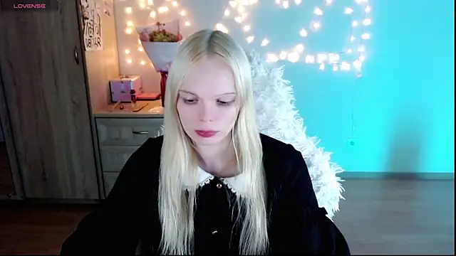 Emily Nyaffee online show from 03/03/25, 03:31