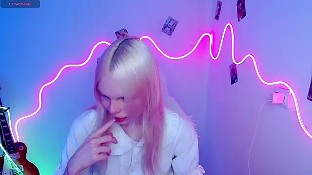 Emily Nyaffee online show from 10/16/25, 11:06