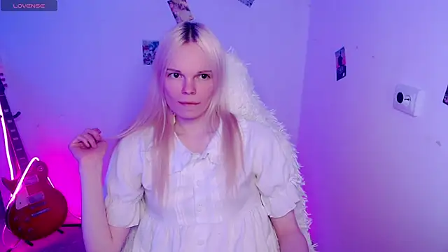 Emily Nyaffee online show from 11/26/25, 09:49