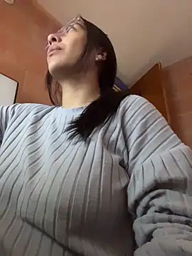 Snapshot of emma_rouse69 chatting on 10/29/25, 02:30 emma rouse69 online show from 10/29/25, 02:30