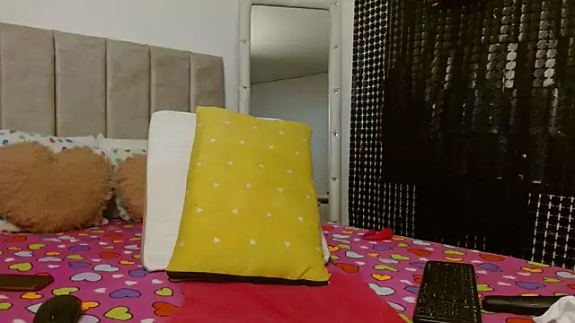 Snapshot of Wilson_Siara chatting on 02/15/26, 04:42 Wilson Siara online show from 02/15/26, 04:42