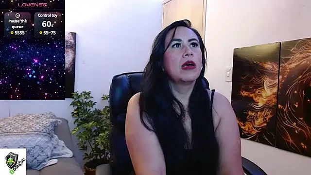 Snapshot of amalia_brunette chatting on 03/08/25, 10:56 amalia brunette online show from 03/08/25, 10:56