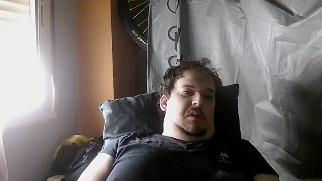Snapshot of porkorossy chatting on 10/26/25, 09:04 porkorossy online show from 10/26/25, 09:04
