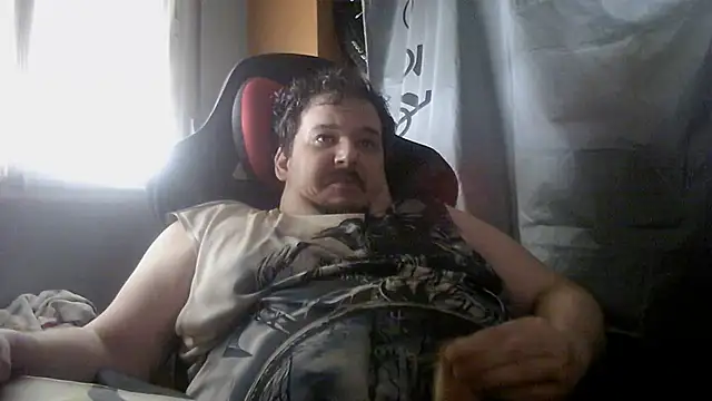 Snapshot of porkorossy chatting on 06/20/26, 01:25 porkorossy online show from 06/20/26, 01:25