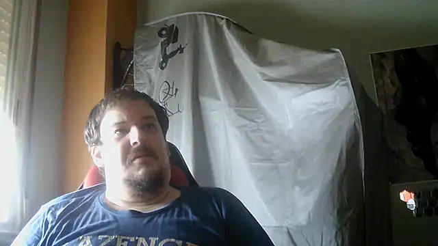 Snapshot of porkorossy chatting on 07/16/26, 07:25 porkorossy online show from 07/16/26, 07:25