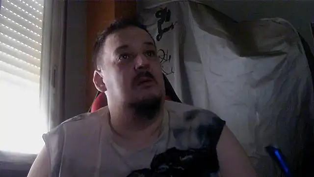 Snapshot of porkorossy chatting on 07/26/26, 10:22 porkorossy online show from 07/26/26, 10:22