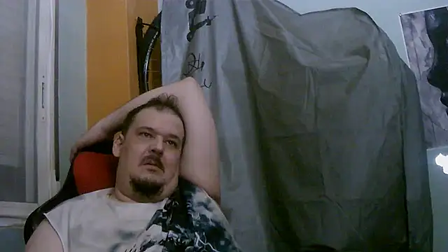 Snapshot of porkorossy chatting on 07/27/26, 09:33 porkorossy online show from 07/27/26, 09:33