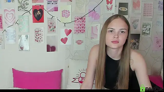 Snapshot of little_radiant_sun chatting on 10/25/25, 07:49 little radiant sun online show from 10/25/25, 07:49