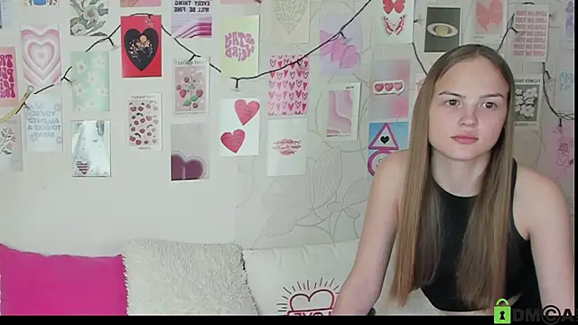 Snapshot of little_radiant_sun chatting on 11/24/25, 08:25 little radiant sun online show from 11/24/25, 08:25