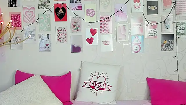 Snapshot of little_radiant_sun chatting on 01/17/26, 07:24 little radiant sun online show from 01/17/26, 07:24