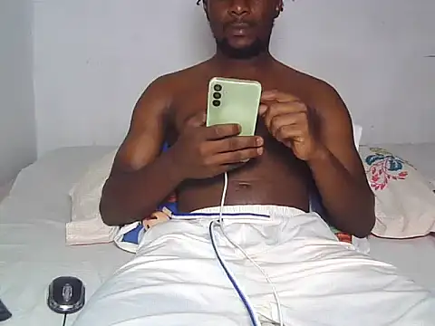 Snapshot of Hornny_Phrase chatting on 01/14/26, 05:07 Hornny Phrase online show from 01/14/26, 05:07