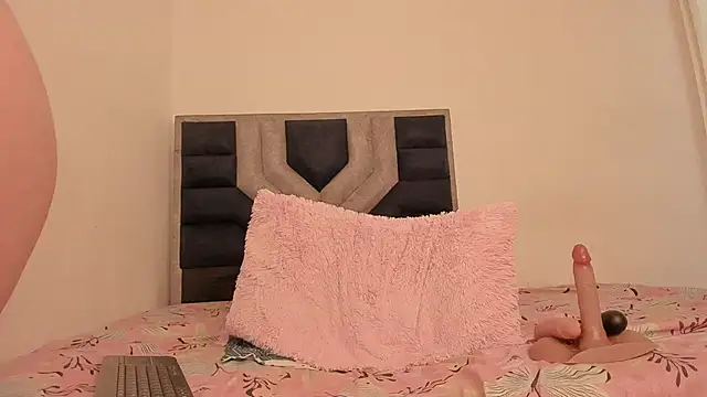 Snapshot of TiiffanyEvans1 chatting on 02/02/26, 04:27 TiiffanyEvans1 online show from 02/02/26, 04:27