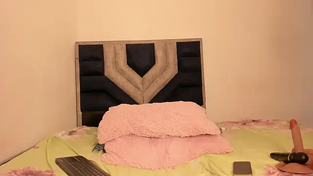 Snapshot of TiiffanyEvans1 chatting on 02/17/26, 06:58 TiiffanyEvans1 online show from 02/17/26, 06:58