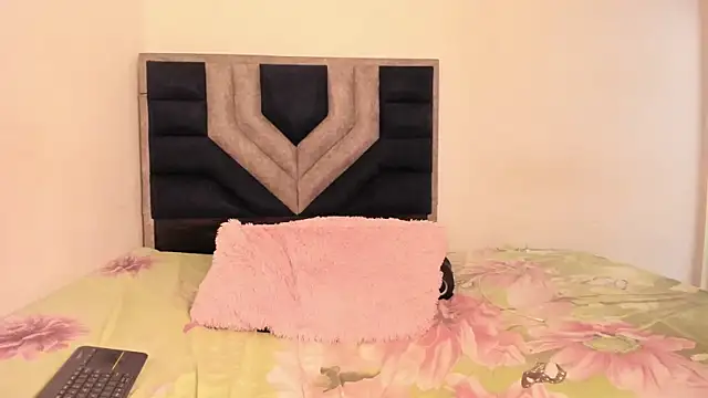 Snapshot of TiiffanyEvans1 chatting on 03/04/26, 05:30 TiiffanyEvans1 online show from 03/04/26, 05:30