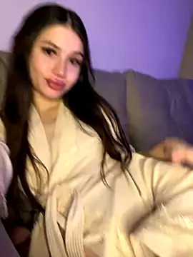 Snapshot of SofiaLaLight chatting on 11/15/25, 03:15 SofiaLaLight online show from 11/15/25, 03:15