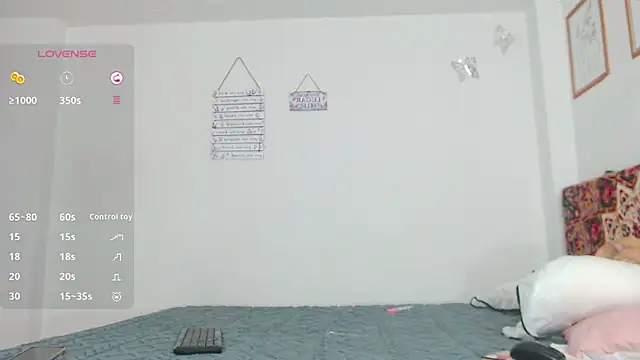 Snapshot of verocute7 chatting on 10/25/25, 02:08 verocute7 online show from 10/25/25, 02:08