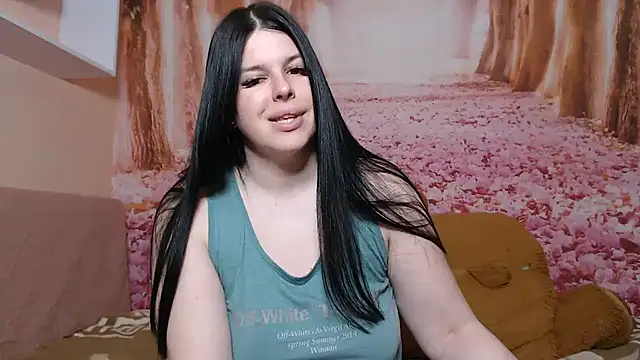 Snapshot of Annatrybebetter chatting on 04/20/26, 07:37 Annatrybebetter online show from 04/20/26, 07:37