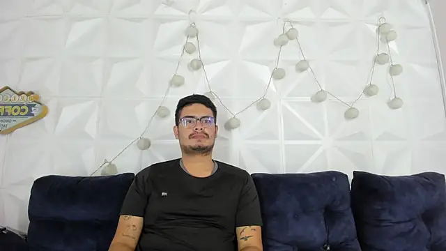 Snapshot of willy_colombia chatting on 01/22/25, 08:17 willy colombia online show from 01/22/25, 08:17