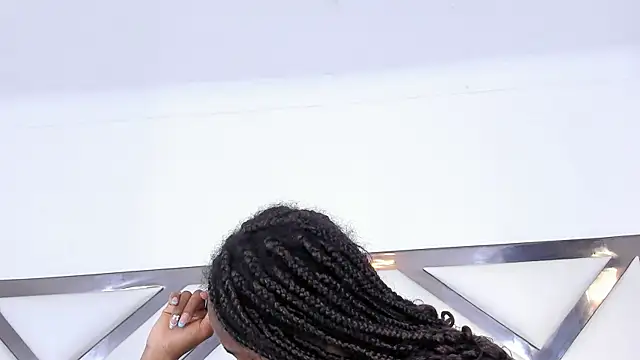 Shanelle   online show from 12/02/25, 08:26