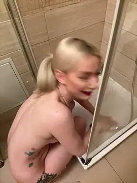 Snapshot of Ella_Charm chatting on 02/11/25, 12:59 Ella Charm online show from 02/11/25, 12:59