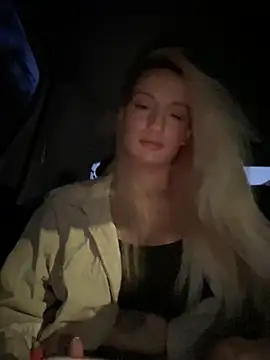 Snapshot of Ella_Charm chatting on 09/20/25, 04:30 Ella Charm online show from 09/20/25, 04:30