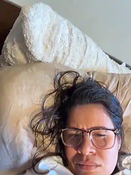 Snapshot of meepicgirl chatting on 03/13/26, 06:25 meepicgirl online show from 03/13/26, 06:25