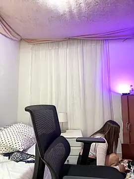 lilian prada online show from 05/10/26, 06:35