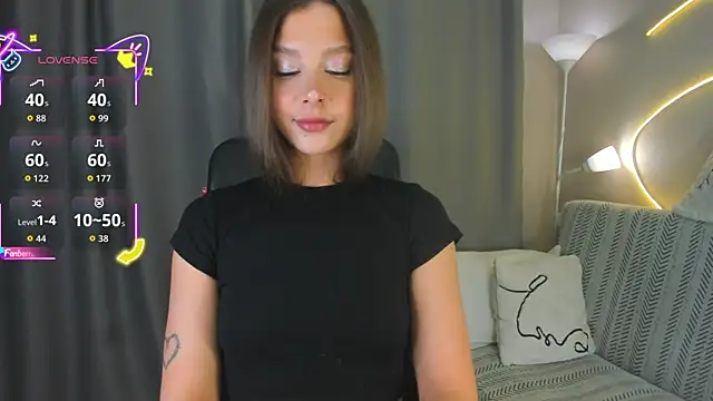 Alice hailey  online show from 04/28/26, 08:03