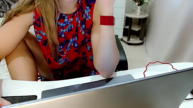 EveLove33 online show from 10/14/25, 05:08