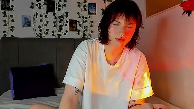 Snapshot of miss_Lizzy chatting on 12/06/24, 01:18 miss Lizzy online show from 12/06/24, 01:18