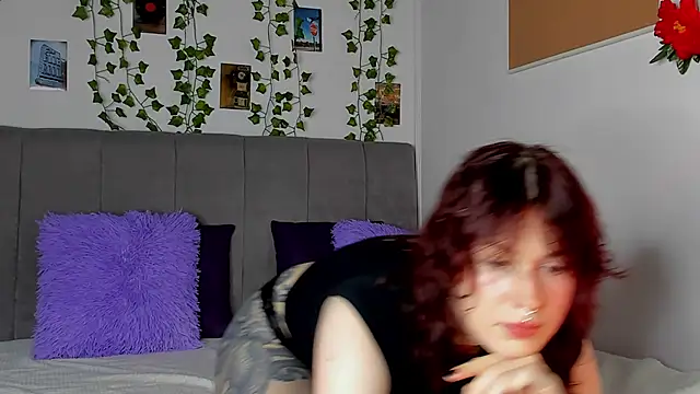 Snapshot of miss_Lizzy chatting on 10/20/25, 01:17 miss Lizzy online show from 10/20/25, 01:17
