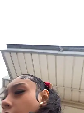 Snapshot of badbaby187 chatting on 02/13/26, 03:52 badbaby187 online show from 02/13/26, 03:52