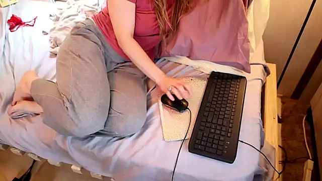 xxpixeyxx online show from 09/30/25, 04:23