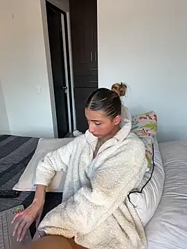 Ameellie online show from 02/07/25, 04:14