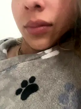 Ameellie online show from 09/28/25, 01:38