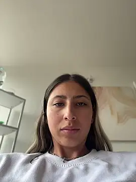 Ameellie online show from 05/13/26, 02:25